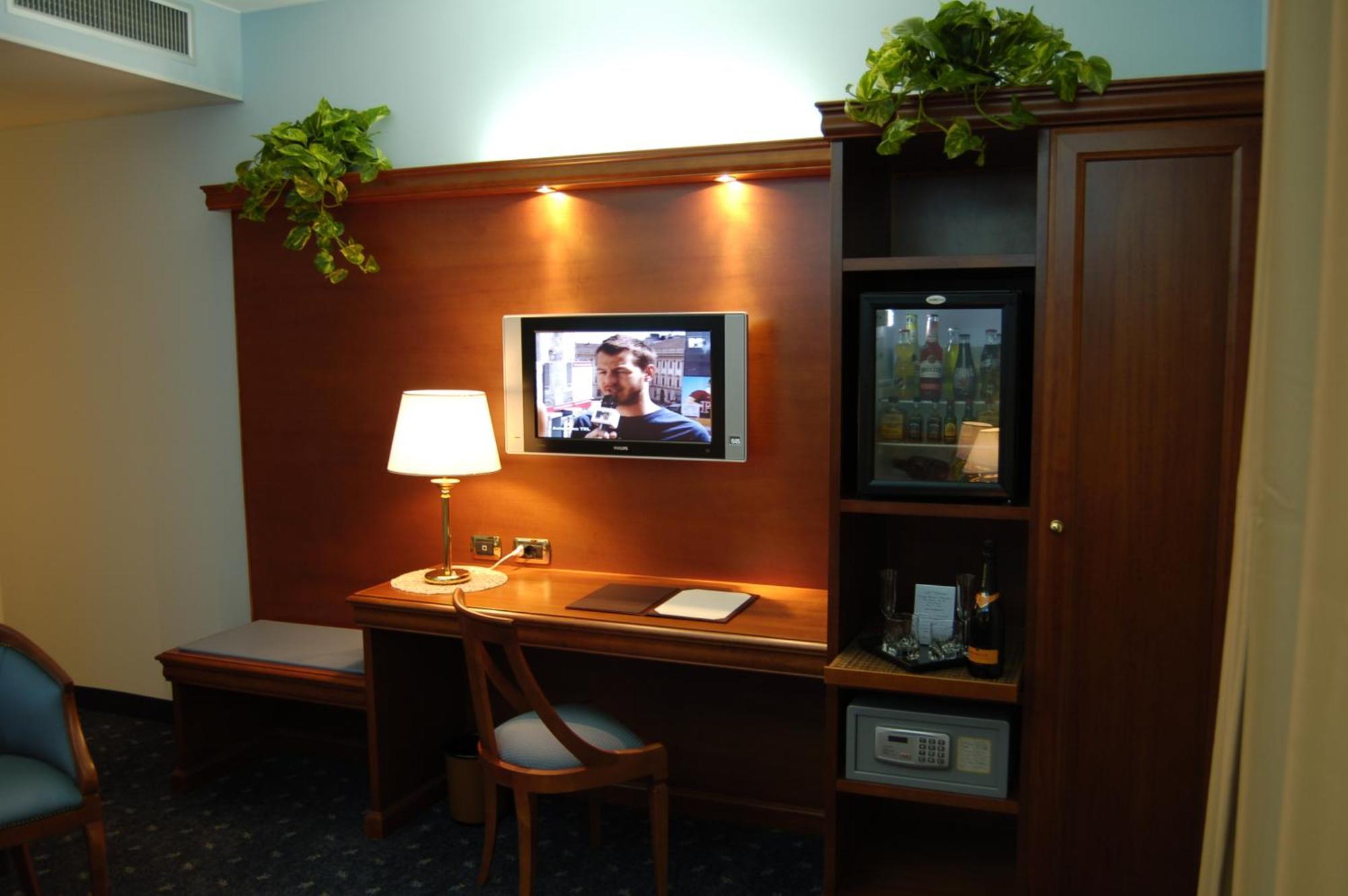 Hm Motelhotel Castellazzo Bormida Kültér fotó