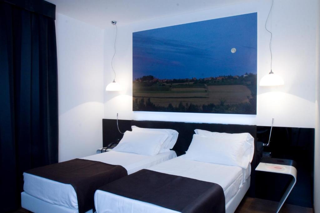 Hm Motelhotel Castellazzo Bormida Szoba fotó